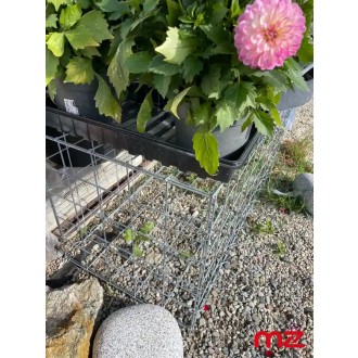 Gabion v rozloženom stave 50 × 50 × 100 cm, oko 10×10 cm
